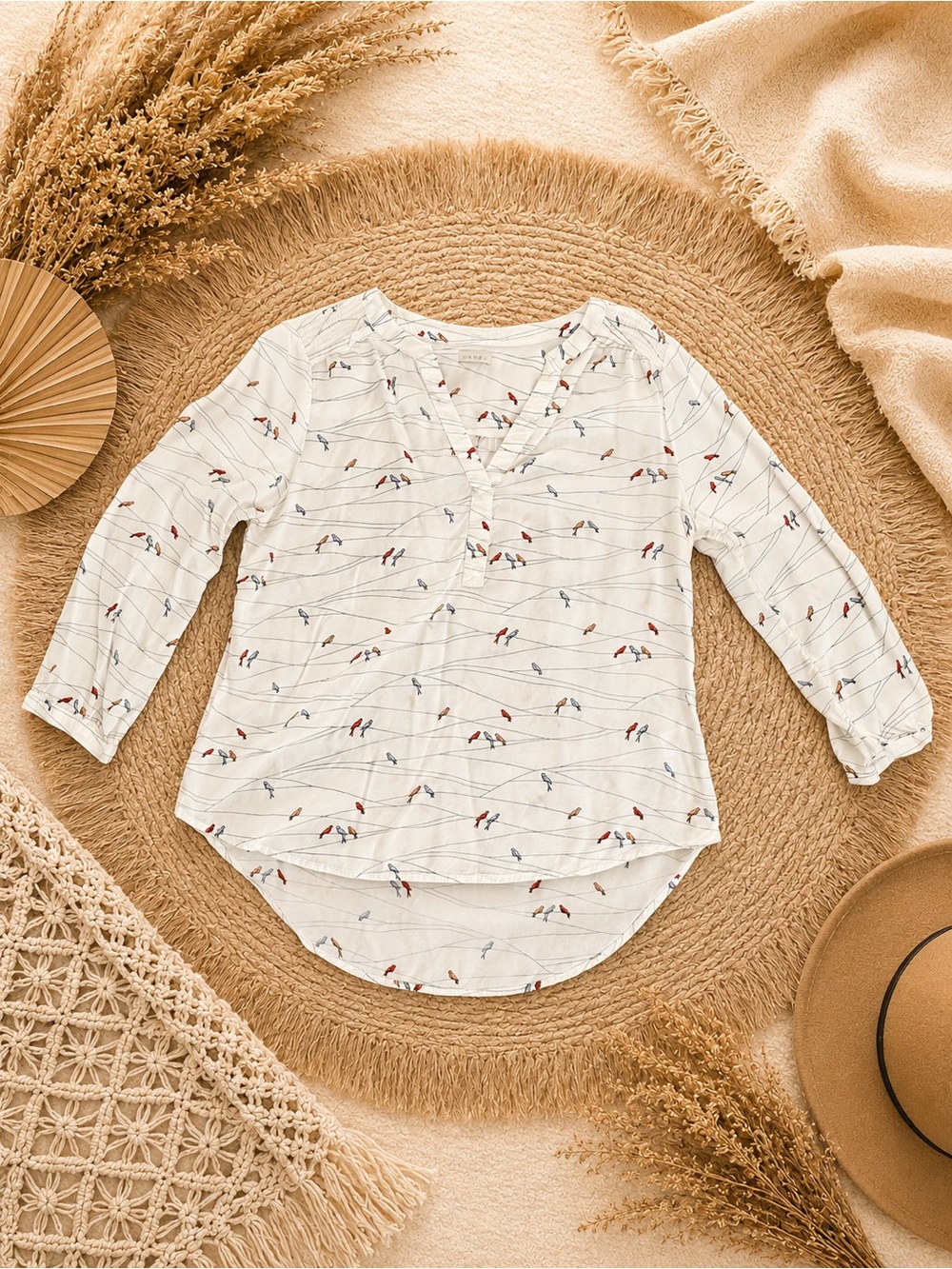 Bling White Bird Print Split Neck Blouse | 3/4 Sleeve High-Low Top | Size M